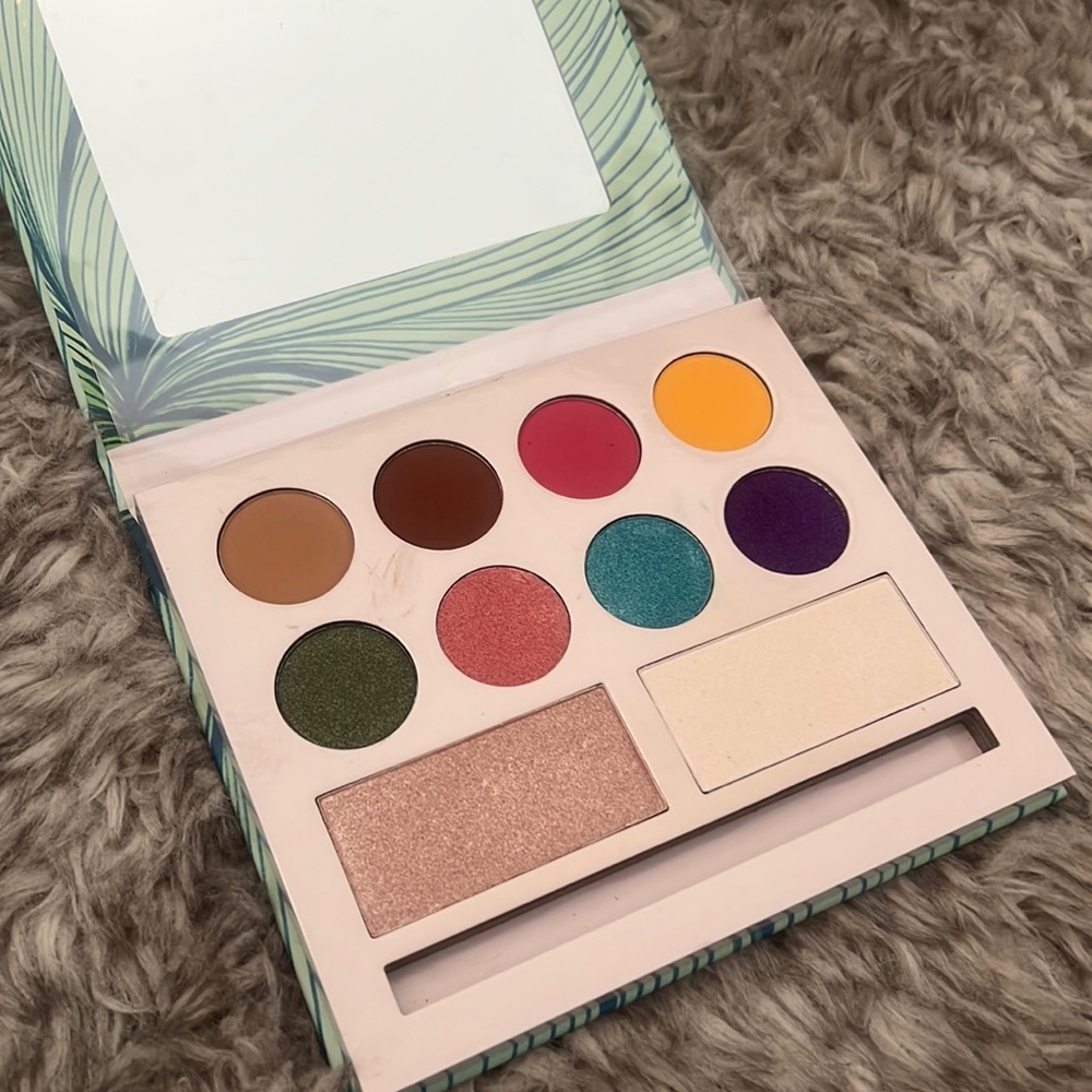 3/$33 + FREE ship | Laura Sanchez Moods Palette